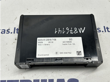 : фото в шапке страницы