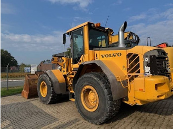 Колёсный погрузчик VOLVO L90F