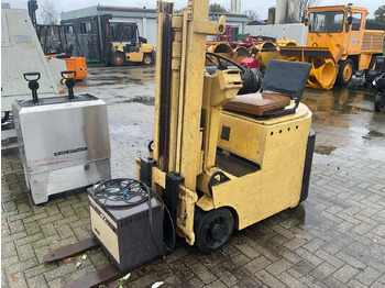 Вилочный погрузчик