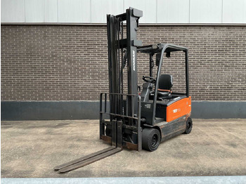 Вилочный погрузчик DOOSAN