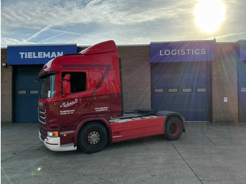 : фото в шапке страницы