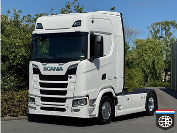 Тягач SCANIA S
