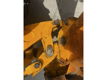 Колёсный погрузчик JCB 411: фото 2 Колёсный погрузчик JCB 411: фото 2