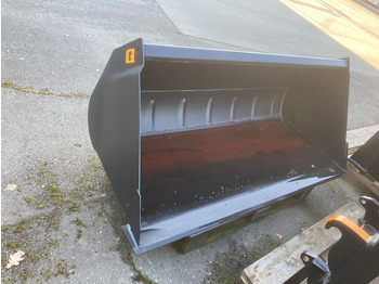 Фронтальный погрузчик для трактора