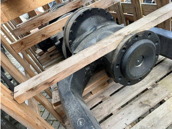 Передняя ось CASE