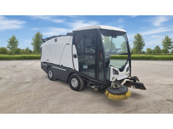 Подметально-уборочная машина JOHNSTON