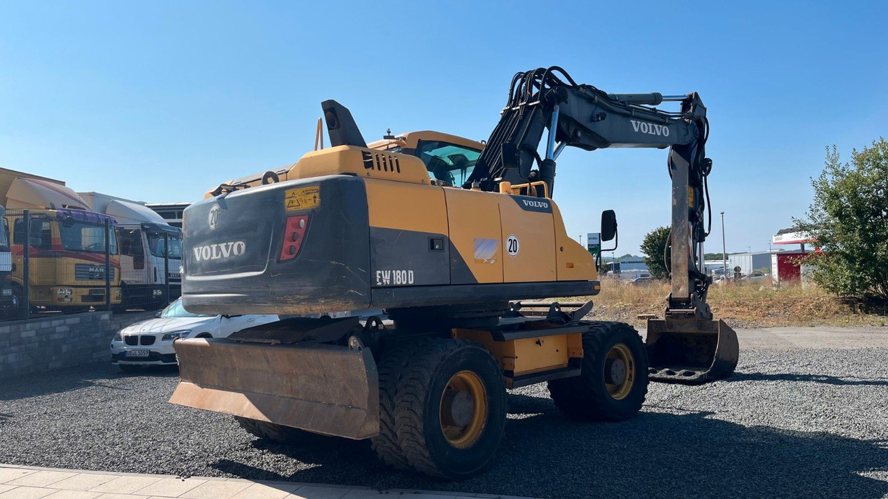 Volvo EW180D 20500 Kg Verstellausleger OilQuick - Колёсный экскаватор: фото 3 Volvo EW180D 20500 Kg Verstellausleger OilQuick - Колёсный экскаватор: фото 3