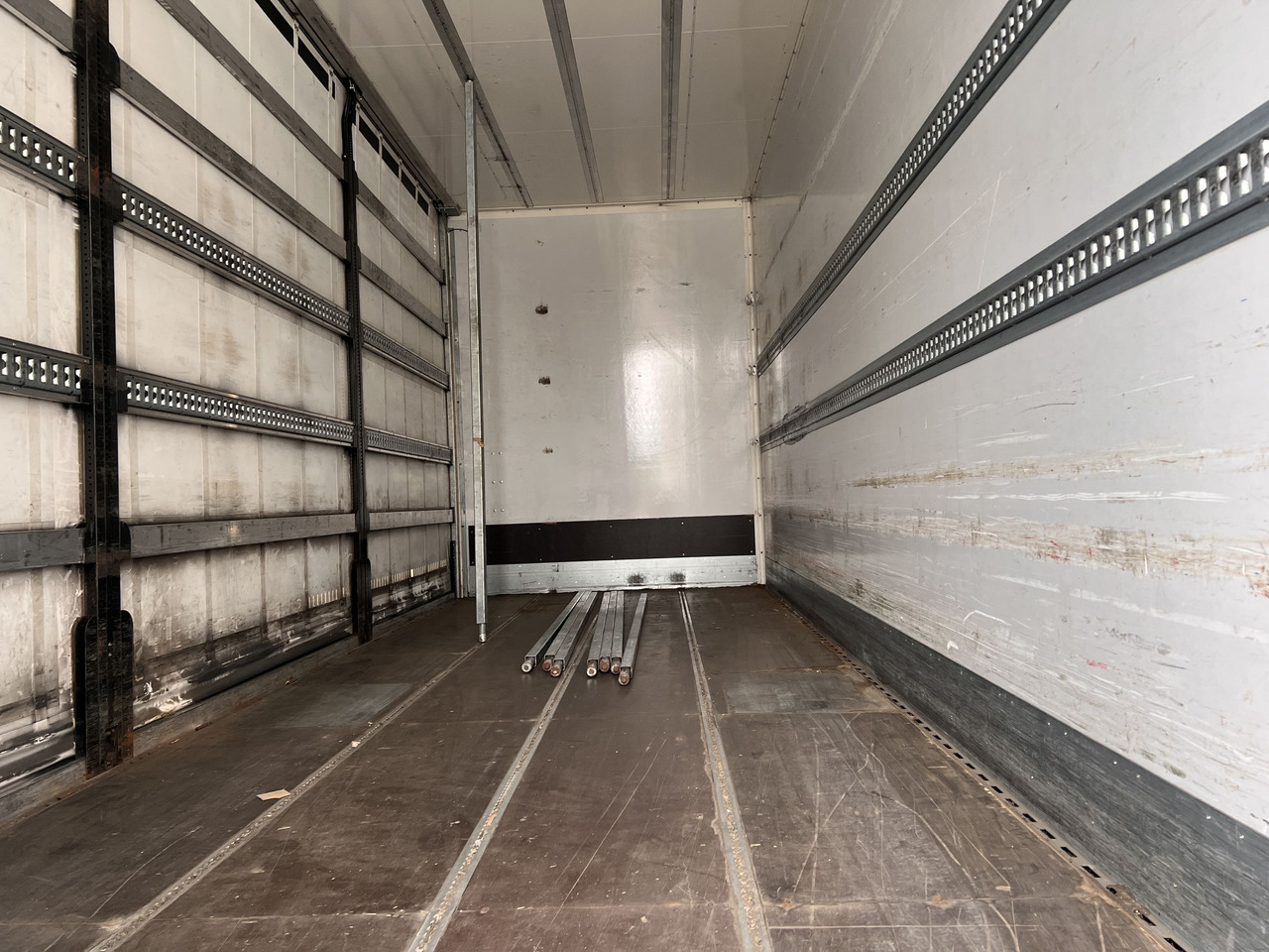 Ackermann Z-KA-F10.5/7,6 1 Achs Jumbo- Planenanhänger 10,5 t GG - Тентованный прицеп: фото 2 Ackermann Z-KA-F10.5/7,6 1 Achs Jumbo- Planenanhänger 10,5 t GG - Тентованный прицеп: фото 2