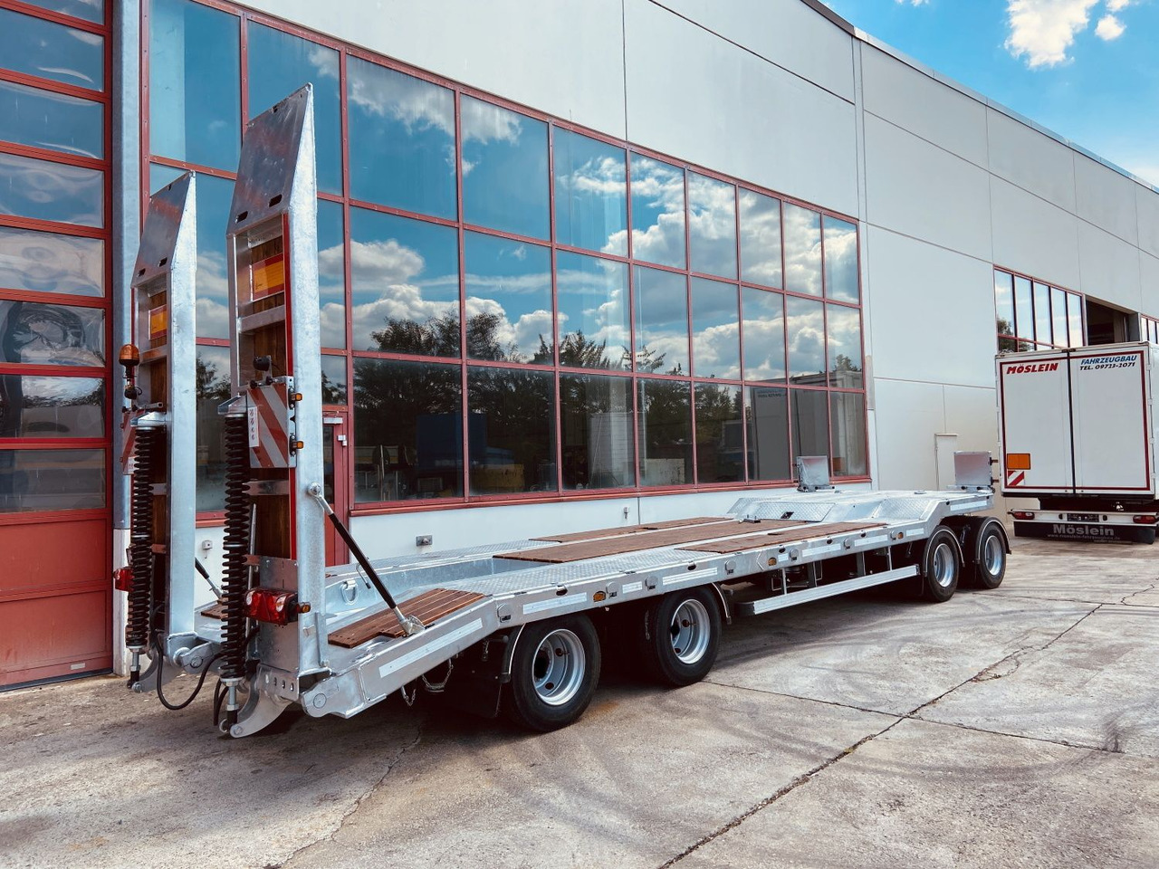 Möslein T 4 VB F 4 Achs Tieflader- Anhänger, Neufahrzeug - Низкорамный прицеп: фото 3 Möslein T 4 VB F 4 Achs Tieflader- Anhänger, Neufahrzeug - Низкорамный прицеп: фото 3