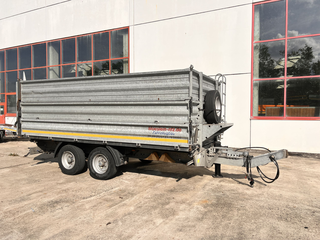 Möslein TDS 13 Schwebheim 13 t Tandemkipper- Tieflader, Aufsatzbordwände - Самосвальный прицеп: фото 4 Möslein TDS 13 Schwebheim 13 t Tandemkipper- Tieflader, Aufsatzbordwände - Самосвальный прицеп: фото 4