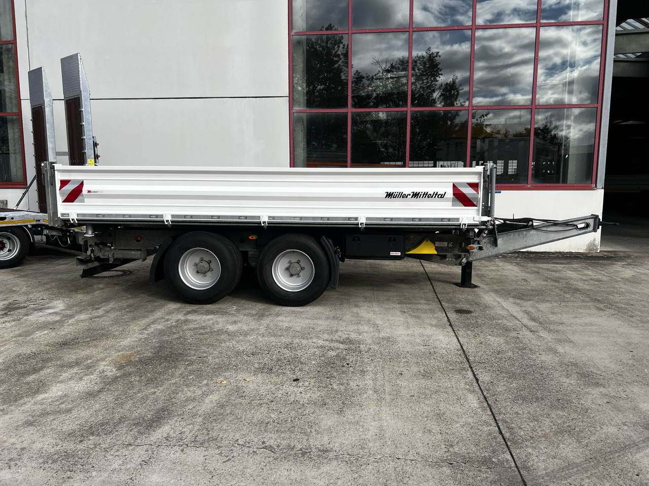 Müller Mitteltal TA-2 14,4 t Tandemkipper- Tieflader Breitbereifung NEUWERTIG - Самосвальный прицеп: фото 2 Müller Mitteltal TA-2 14,4 t Tandemkipper- Tieflader Breitbereifung NEUWERTIG - Самосвальный прицеп: фото 2