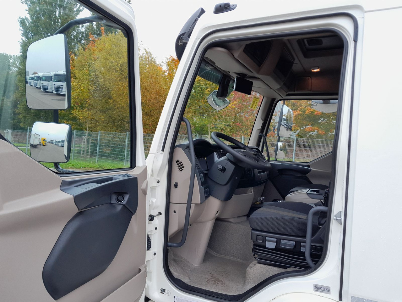 Грузовик с закрытым кузовом DAF FA XB 230 12t: фото 15