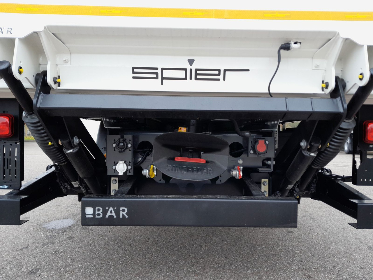 Грузовик с закрытым кузовом DAF FA XB 230 12t: фото 13