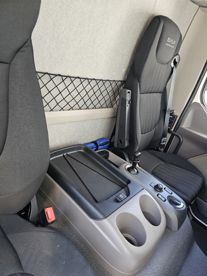 Новый Тентованный грузовик DAF LF 210 7,49t Spier Pritsche-Plane LBW Tageszulas DAF FA LF 210 08t Spier Pritsche mit LBW: фото 16