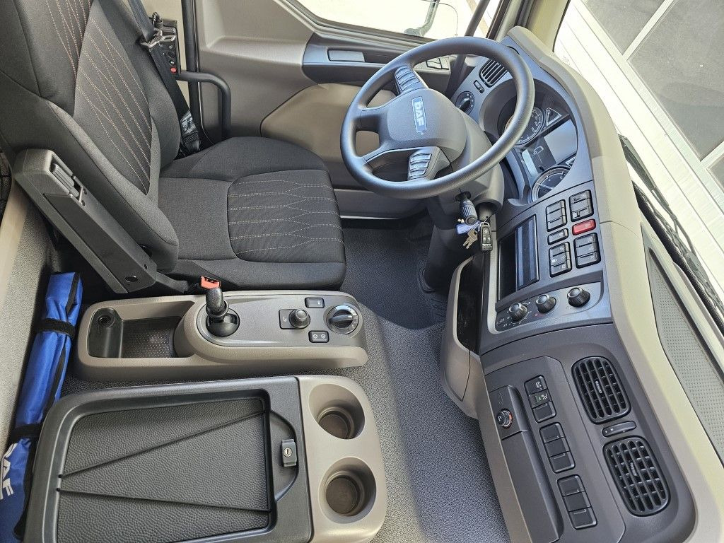 Новый Тентованный грузовик DAF LF 210 7,49t Spier Pritsche-Plane LBW Tageszulas DAF FA LF 210 08t Spier Pritsche mit LBW: фото 15