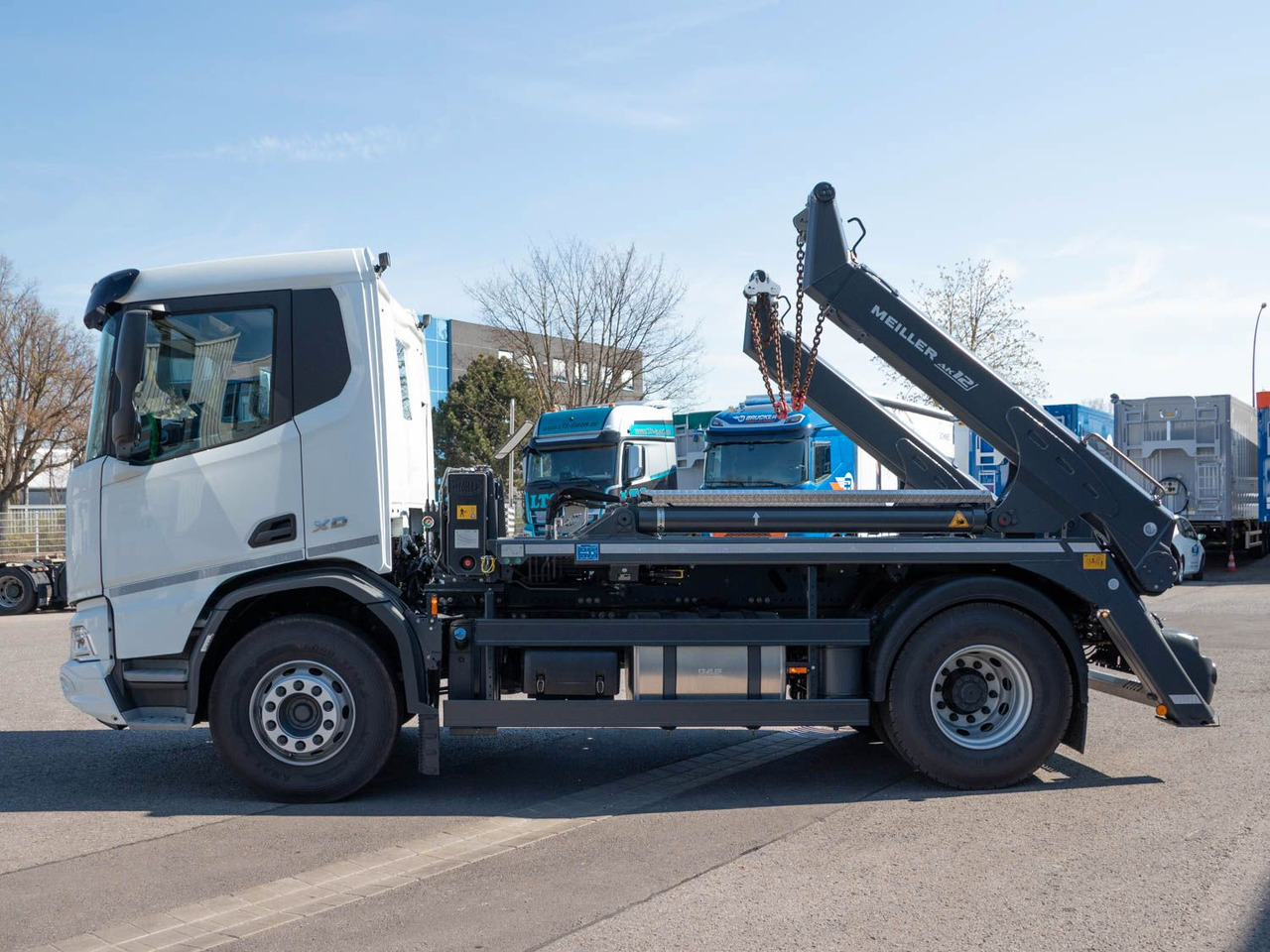 DAF XD 410 FA Meiller Absetzkipper DAF XD 410 FA Meiller Absetzkipper - Портальный бункеровоз: фото 4 DAF XD 410 FA Meiller Absetzkipper DAF XD 410 FA Meiller Absetzkipper - Портальный бункеровоз: фото 4