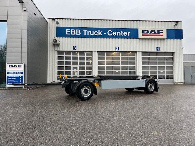 Schlittenanhänger 18 S Schlittenanhänger 18 S - Прицеп мультилифт/ Бункеровоз: фото 1 Schlittenanhänger 18 S Schlittenanhänger 18 S - Прицеп мультилифт/ Бункеровоз: фото 1