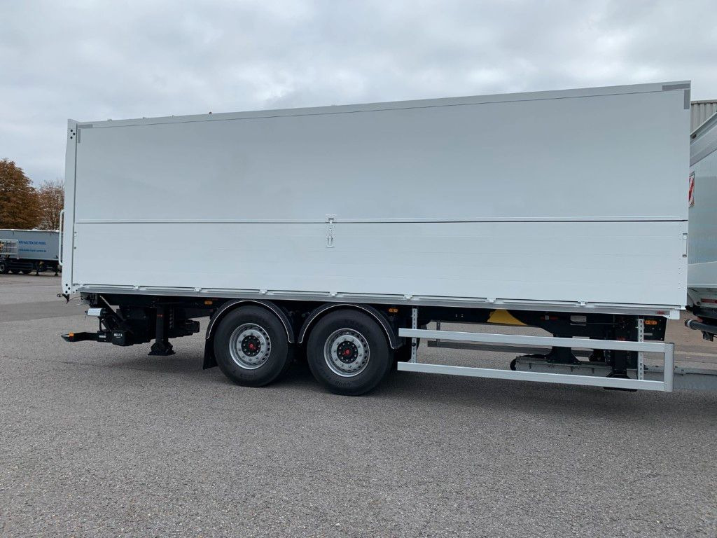 Zentralachsanhänger Swing-Board I tiefgekuppelt - Прицеп для перевозки напитков: фото 1 Zentralachsanhänger Swing-Board I tiefgekuppelt - Прицеп для перевозки напитков: фото 1