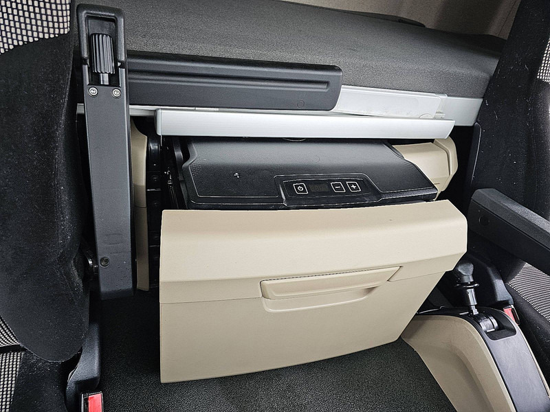 Грузовик с закрытым кузовом MAN 12.250 TGM LX HEATER 2T LIFT: фото 16