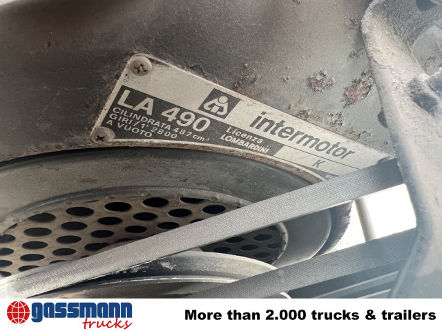 Hako V 490 mit Schneeschild und Ketten - Коммунальный трактор: фото 4 Hako V 490 mit Schneeschild und Ketten - Коммунальный трактор: фото 4