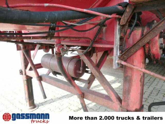 Schmitz Cargobull Stahltank - Полуприцеп-цистерна: фото 3 Schmitz Cargobull Stahltank - Полуприцеп-цистерна: фото 3