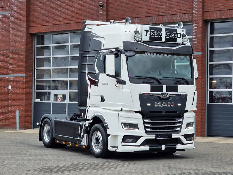 MAN TGX 18.540 GX - New - Retarder - Night clima - Alcoa - Show truck - Lightbar - - Тягач: фото 1 MAN TGX 18.540 GX - New - Retarder - Night clima - Alcoa - Show truck - Lightbar - - Тягач: фото 1
