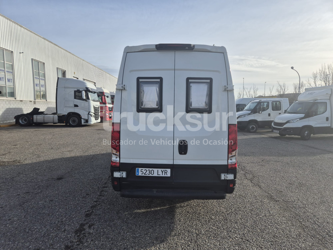 IVECO 35S16 CAMPER - Фургон с закрытым кузовом: фото 4 IVECO 35S16 CAMPER - Фургон с закрытым кузовом: фото 4