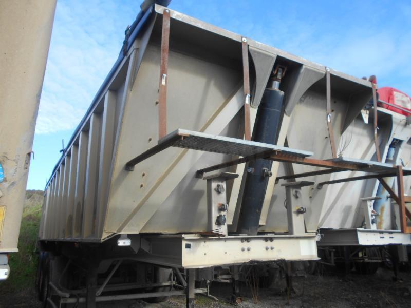 Benalu - Самосвальный полуприцеп: фото 2 Benalu - Самосвальный полуприцеп: фото 2