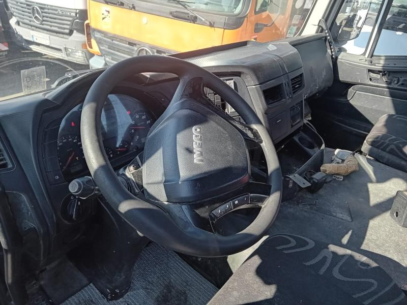 Iveco 330.36 - Крюковой мультилифт: фото 5 Iveco 330.36 - Крюковой мультилифт: фото 5