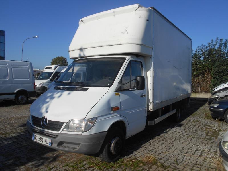 Mercedes 411 - Фургон с закрытым кузовом: фото 1 Mercedes 411 - Фургон с закрытым кузовом: фото 1