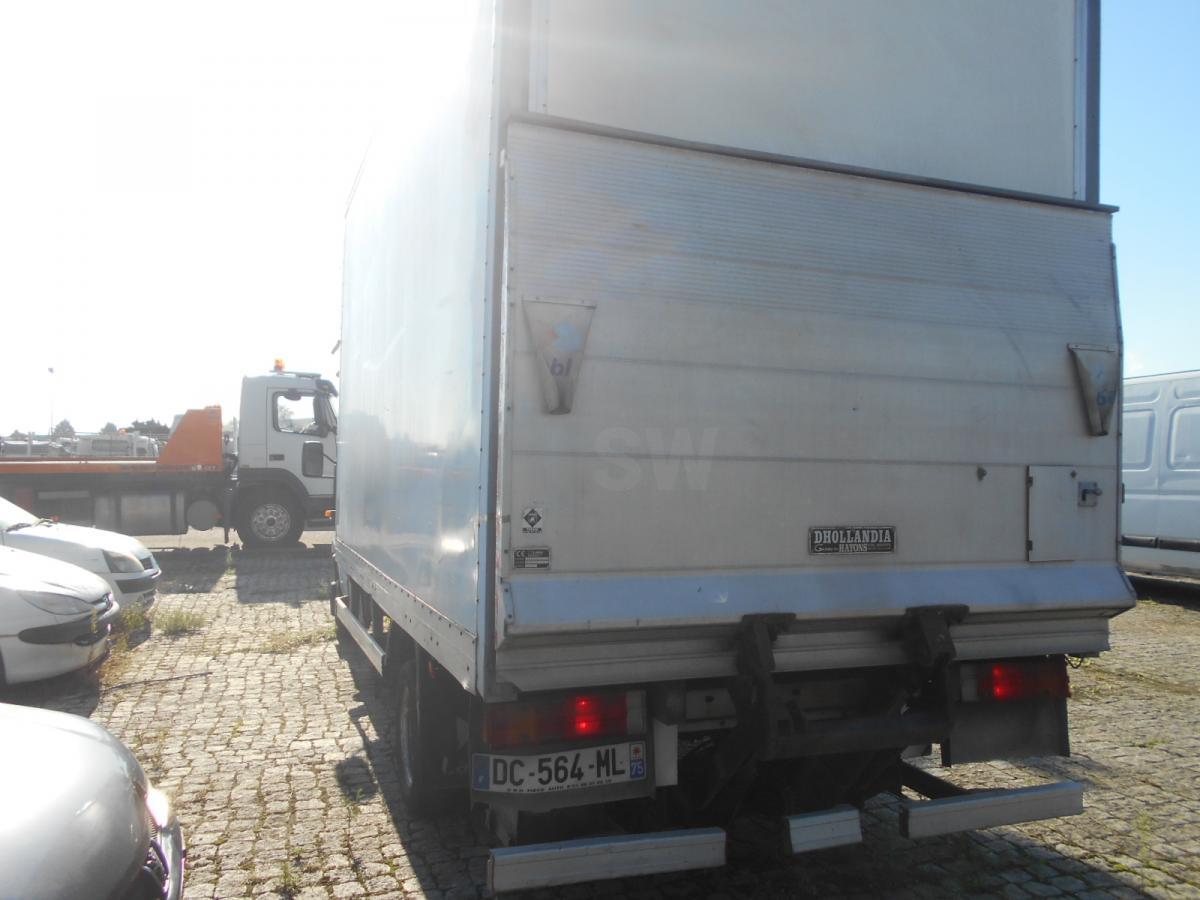 Mercedes 411 - Фургон с закрытым кузовом: фото 5 Mercedes 411 - Фургон с закрытым кузовом: фото 5