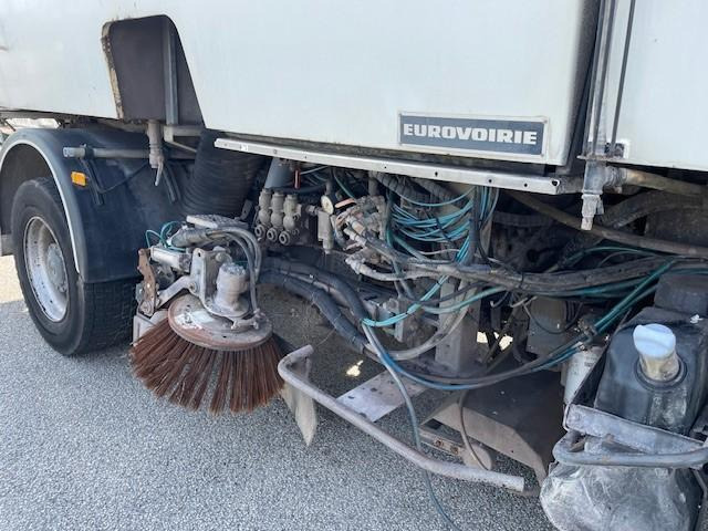 Mercedes Axor 1829 - Подметально-уборочная машина: фото 3 Mercedes Axor 1829 - Подметально-уборочная машина: фото 3