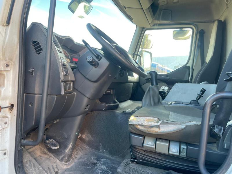 Renault Premium 270 DXI - Тентованный грузовик: фото 5 Renault Premium 270 DXI - Тентованный грузовик: фото 5