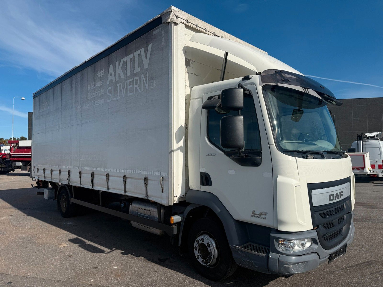 DAF LF 45 /220 4x2 Curtainsider and Taillift Euro 6 - Тентованный грузовик: фото 2 DAF LF 45 /220 4x2 Curtainsider and Taillift Euro 6 - Тентованный грузовик: фото 2