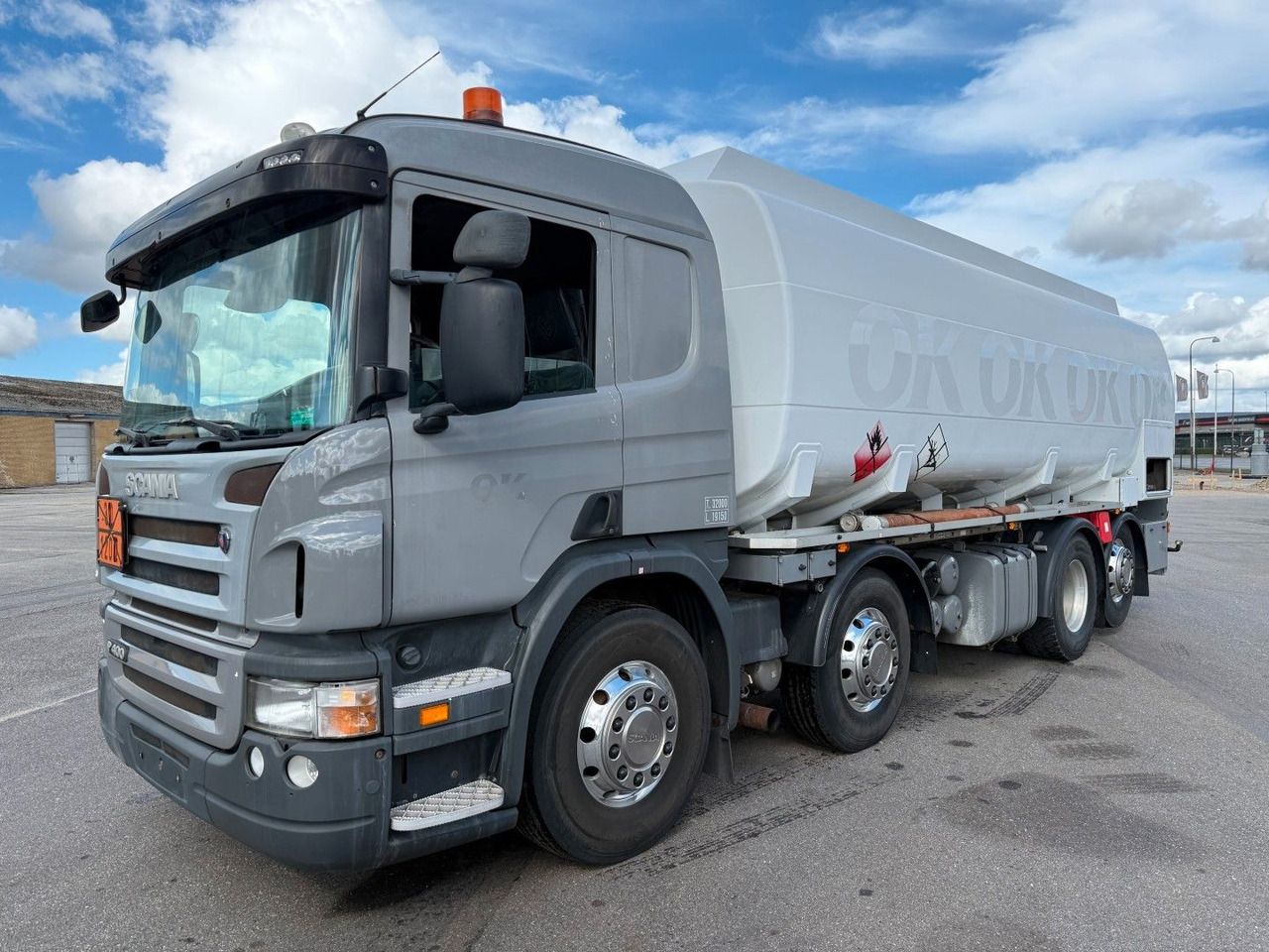 Scania P400 8x2*6 HMK Bilcon 24.000 l. ADR Euro 5 - Грузовик-цистерна: фото 1 Scania P400 8x2*6 HMK Bilcon 24.000 l. ADR Euro 5 - Грузовик-цистерна: фото 1