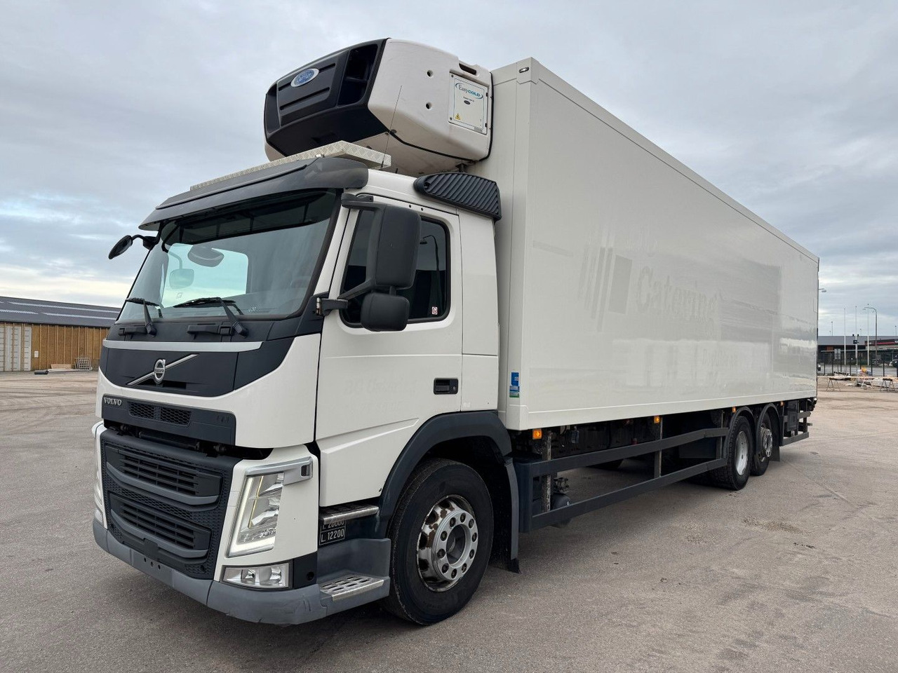 Volvo FM330 6x2*4 Carrier Supra 1250 Mt 9,9m (defekt f - Рефрижератор: фото 1 Volvo FM330 6x2*4 Carrier Supra 1250 Mt 9,9m (defekt f - Рефрижератор: фото 1