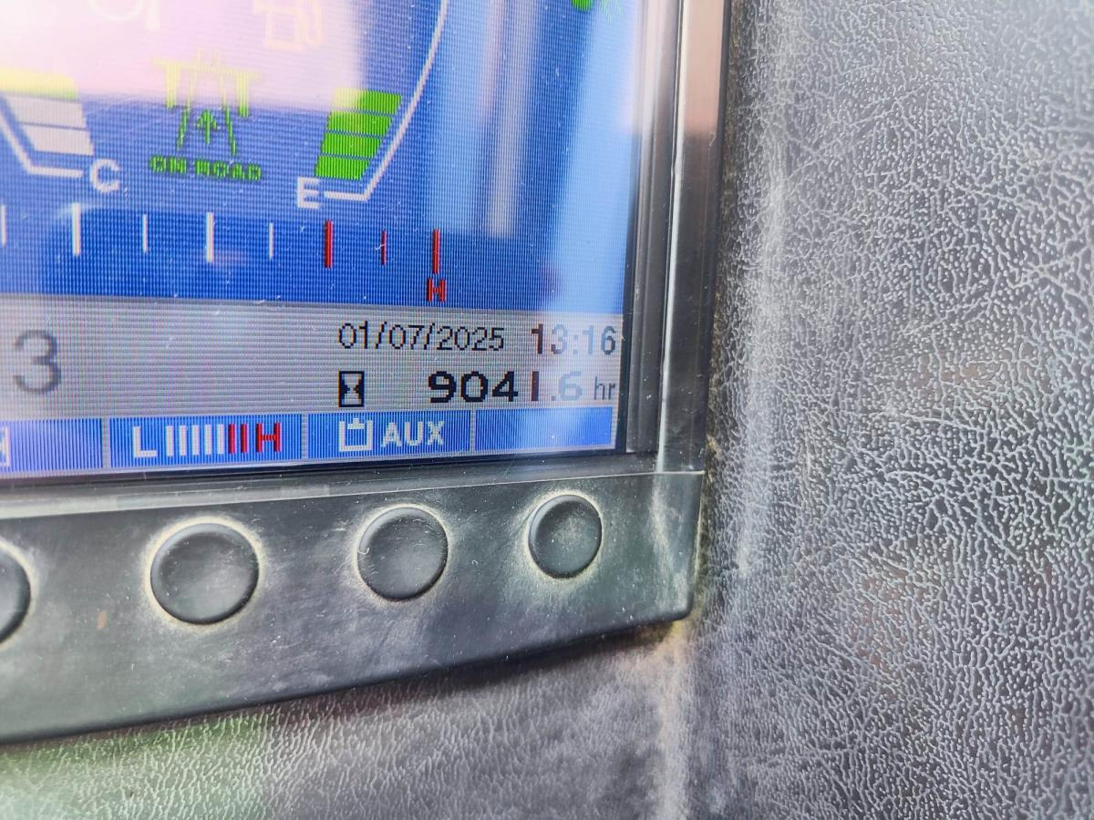 Колёсный экскаватор Takeuchi TB295W: фото 6