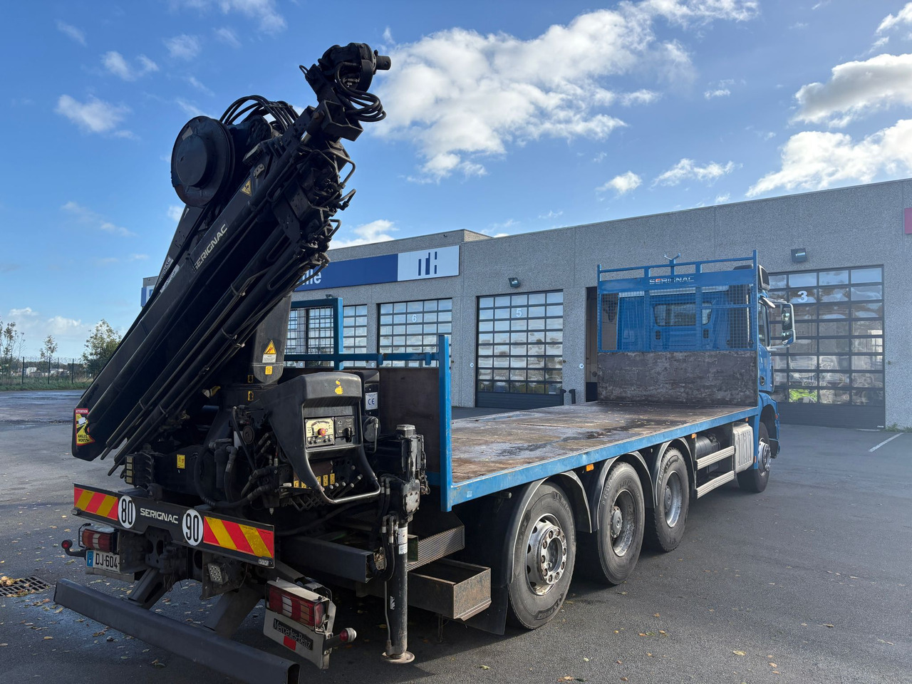 Mercedes Arocs 3240 - Грузовик бортовой/ Платформа: фото 3 Mercedes Arocs 3240 - Грузовик бортовой/ Платформа: фото 3