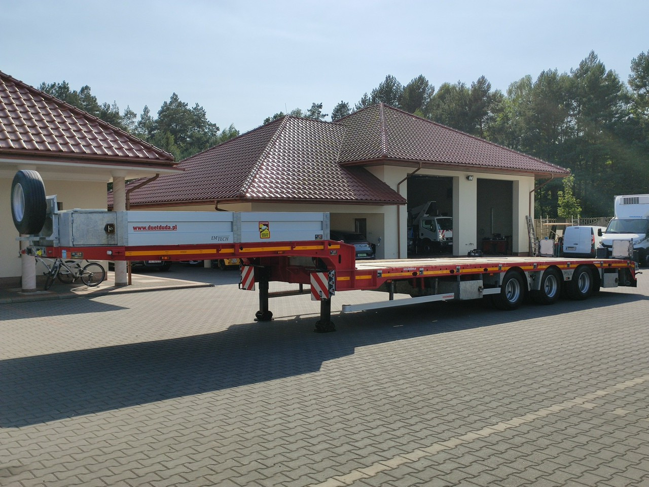 EMTECH Ład-33.3 tony 3osie Tylna oś skrętna Przednia Podnoszona - Низкорамный полуприцеп: фото 4 EMTECH Ład-33.3 tony 3osie Tylna oś skrętna Przednia Podnoszona - Низкорамный полуприцеп: фото 4