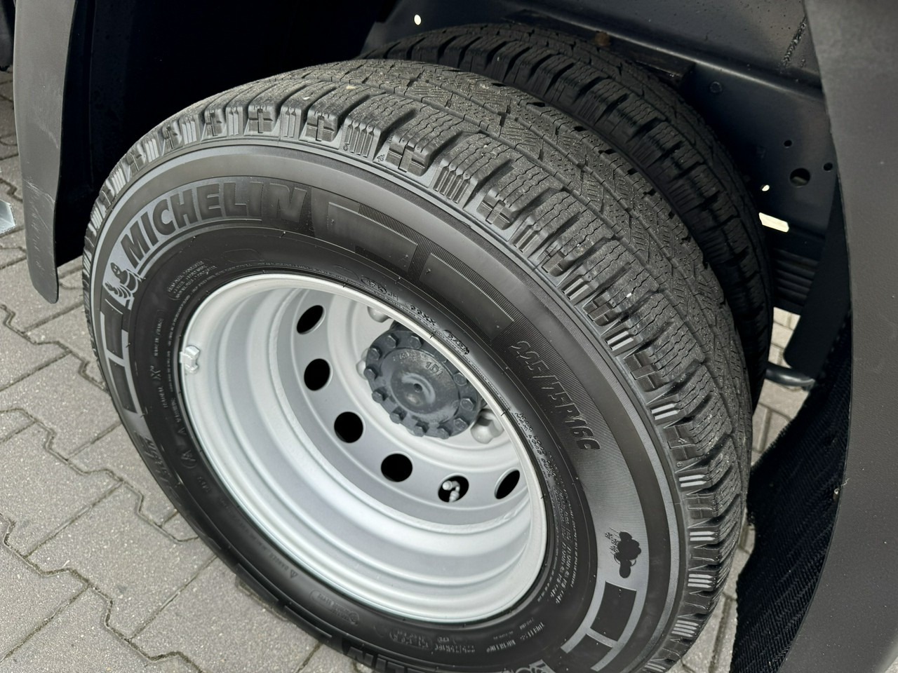 Фургон-рефрижератор Iveco Daily 70C17 Mroźnia Agregat Carrier Supra 750 10-Palet + Winda: фото 17 Фургон-рефрижератор Iveco Daily 70C17 Mroźnia Agregat Carrier Supra 750 10-Palet + Winda: фото 17