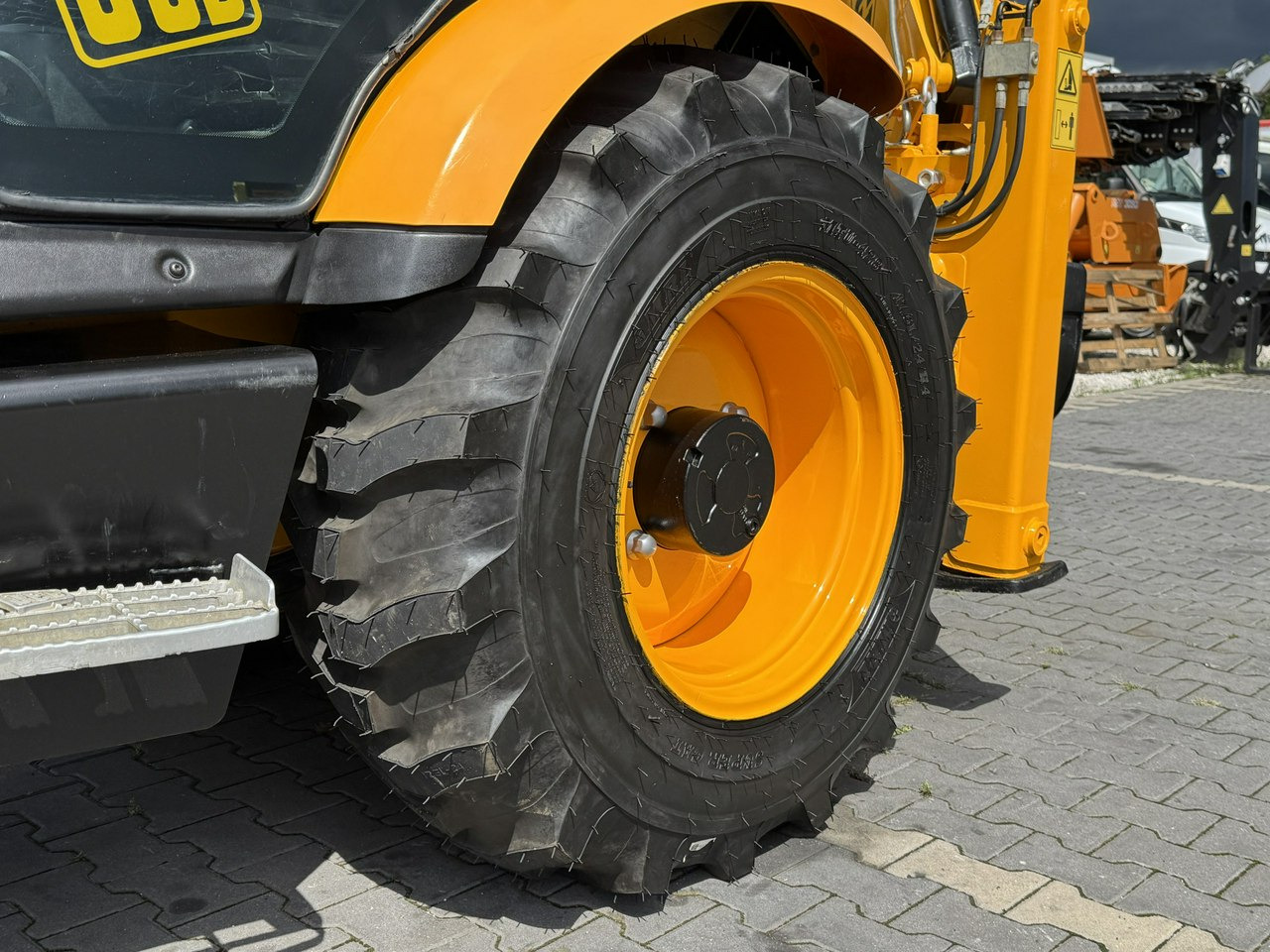 JCB MIDI CX Szybkozłącze Nowe Opony bez luzów i wycieków Super Stan - Экскаватор-погрузчик: фото 5 JCB MIDI CX Szybkozłącze Nowe Opony bez luzów i wycieków Super Stan - Экскаватор-погрузчик: фото 5