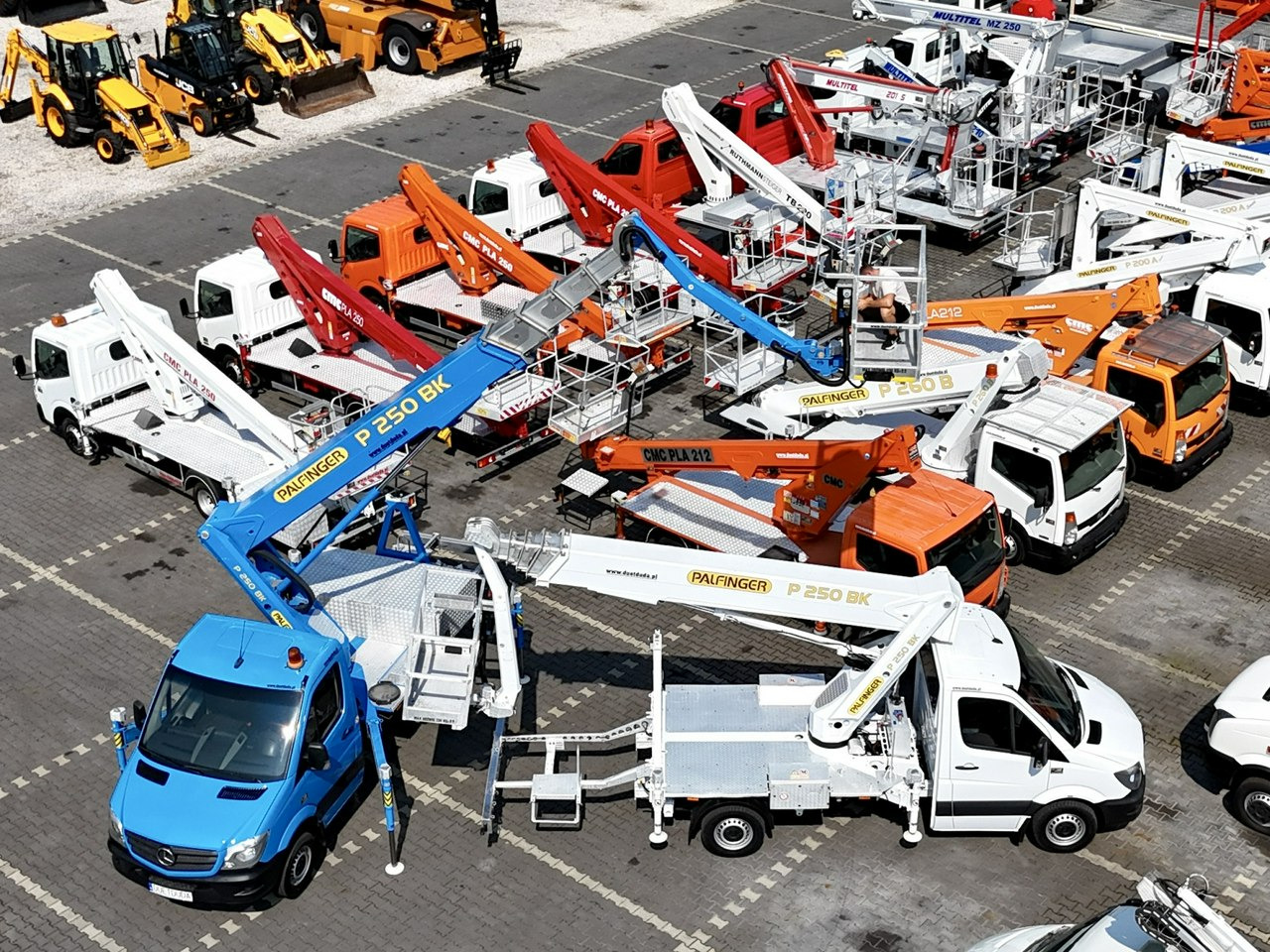 Mercedes Sprinter - Грузовик с подъемником: фото 4 Mercedes Sprinter - Грузовик с подъемником: фото 4