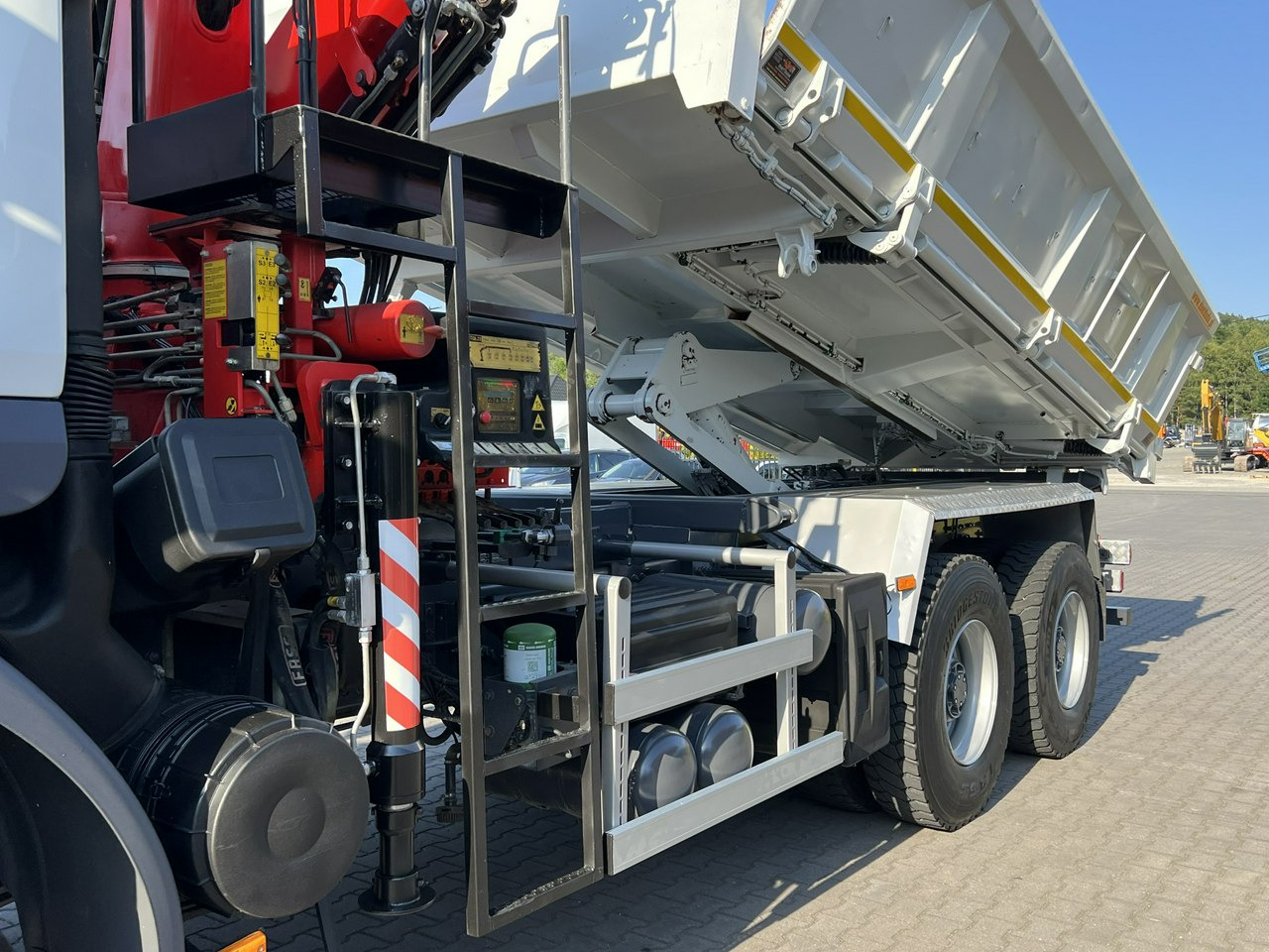 Renault Kerax 26.390 6x4 Mocny HDS FASSI F170 Sterowanie Radiowe - Самосвал, Автоманипулятор: фото 5 Renault Kerax 26.390 6x4 Mocny HDS FASSI F170 Sterowanie Radiowe - Самосвал, Автоманипулятор: фото 5