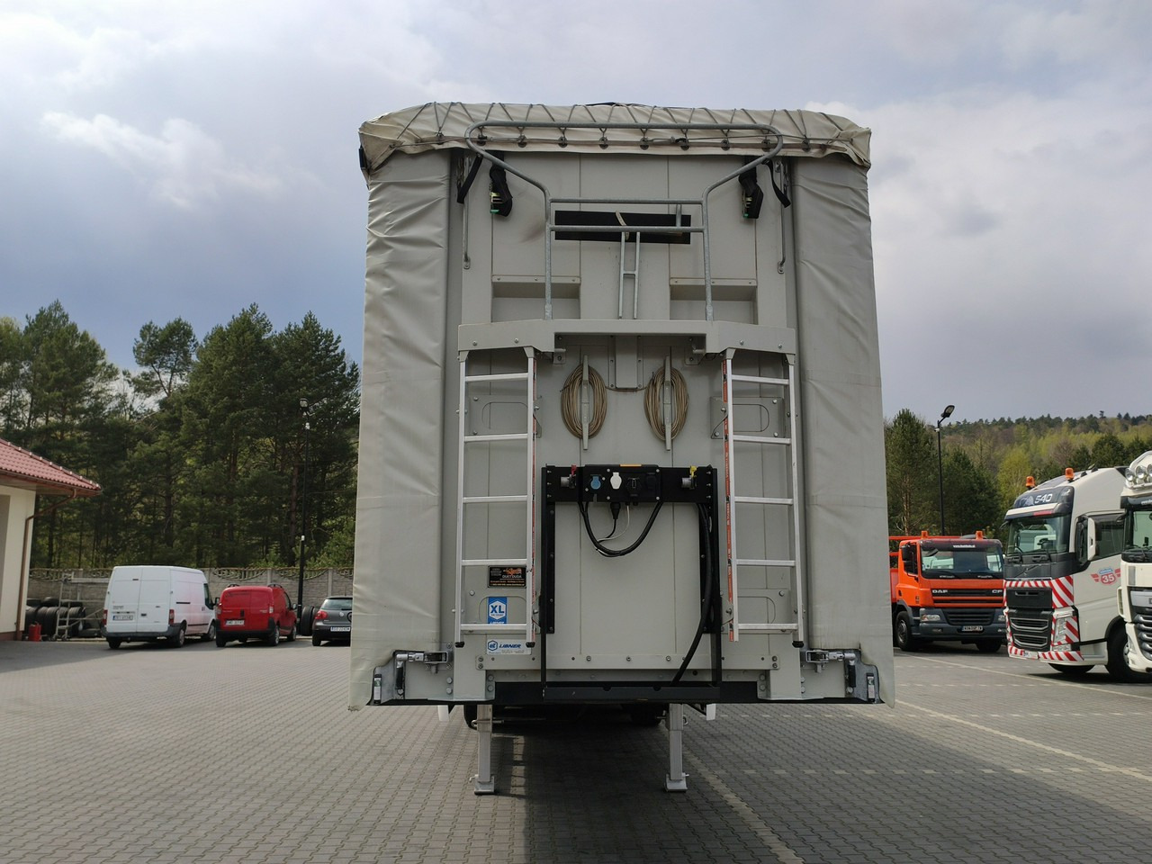 Wielton Standard na osiach SAF LIBNER DO PALET, ZRĄBKI, TROCIN - Тентованный полуприцеп: фото 5 Wielton Standard na osiach SAF LIBNER DO PALET, ZRĄBKI, TROCIN - Тентованный полуприцеп: фото 5