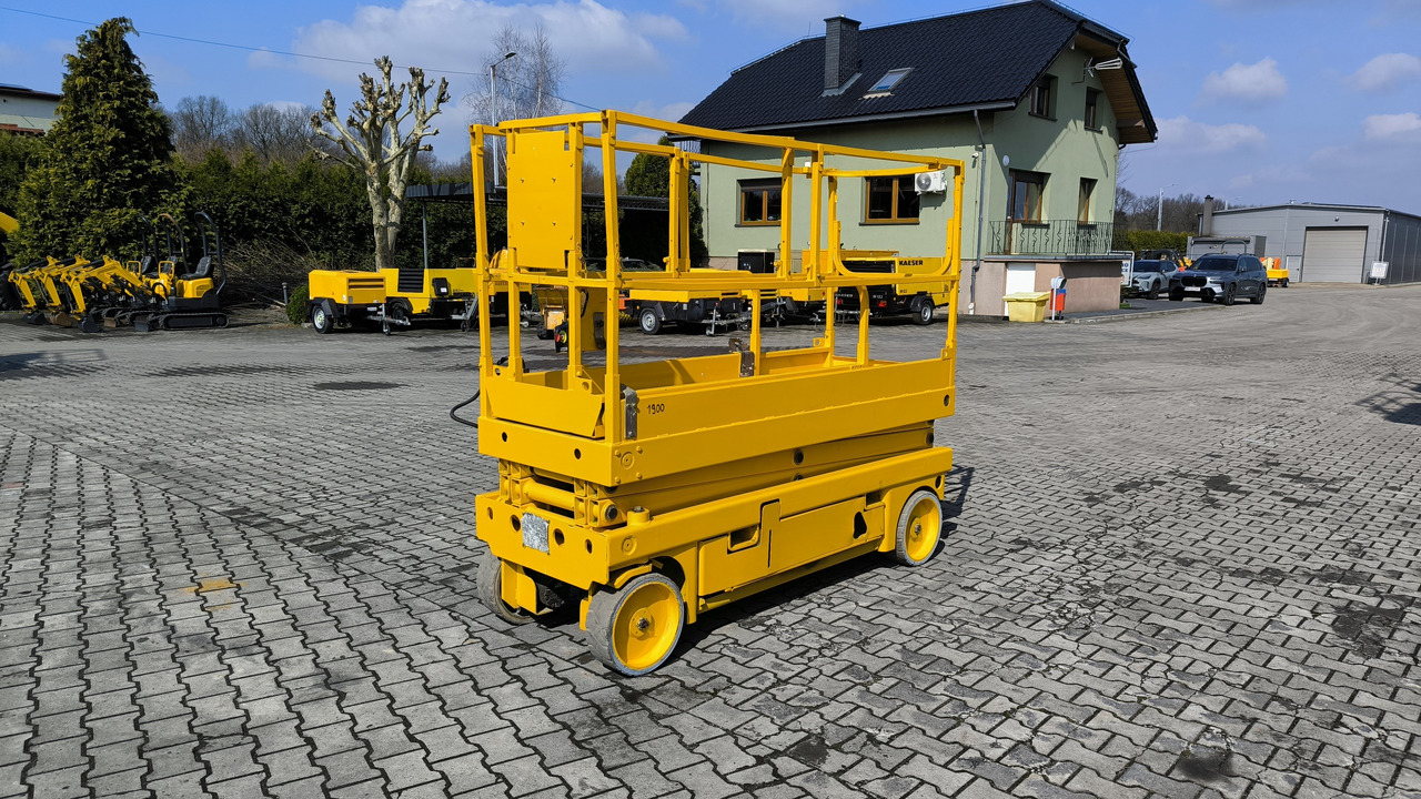 HAULOTTE Compact 8 - Ножничный подъемник: фото 3 HAULOTTE Compact 8 - Ножничный подъемник: фото 3