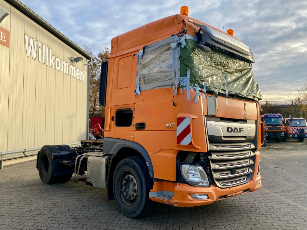DAF XF 450 / UNFALL - Тягач: фото 2 DAF XF 450 / UNFALL - Тягач: фото 2