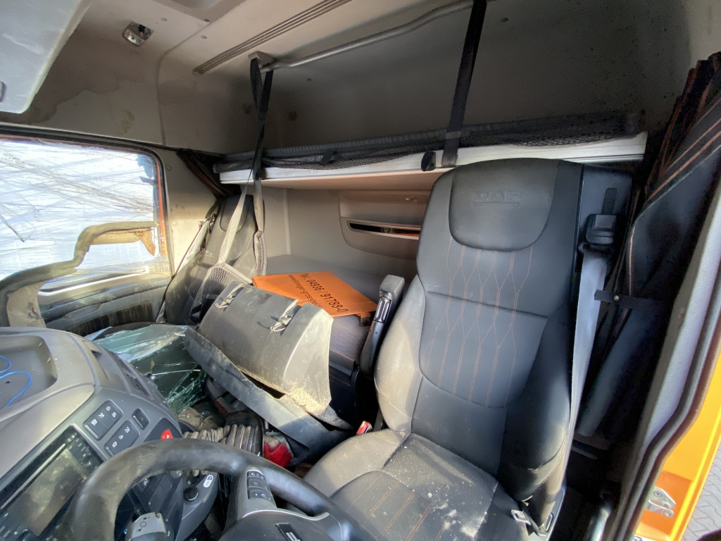 DAF XF 450 / UNFALL - Тягач: фото 5 DAF XF 450 / UNFALL - Тягач: фото 5