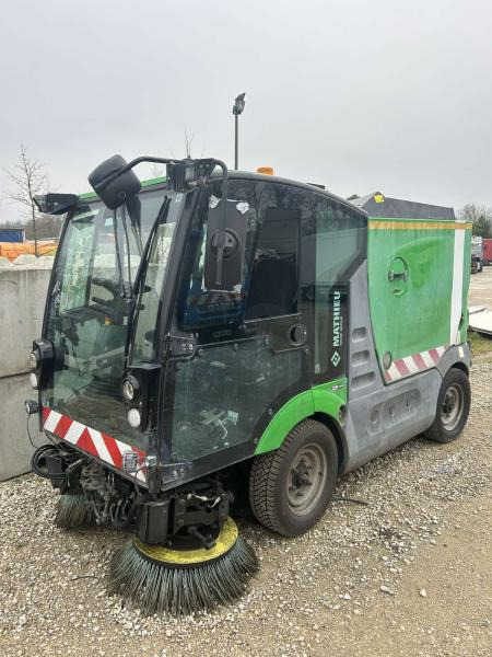 Mathieu Azura - Подметально-уборочная машина: фото 1 Mathieu Azura - Подметально-уборочная машина: фото 1