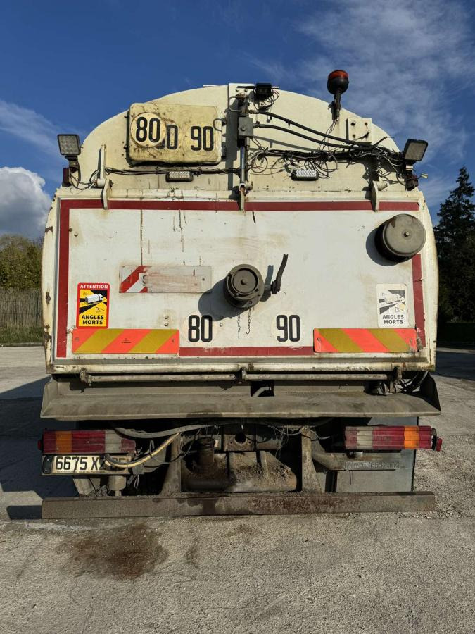 Mercedes Atego - Подметально-уборочная машина: фото 4 Mercedes Atego - Подметально-уборочная машина: фото 4