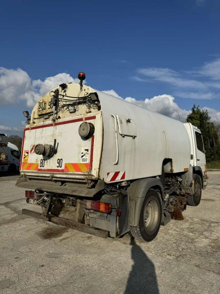 Mercedes Atego - Подметально-уборочная машина: фото 3 Mercedes Atego - Подметально-уборочная машина: фото 3